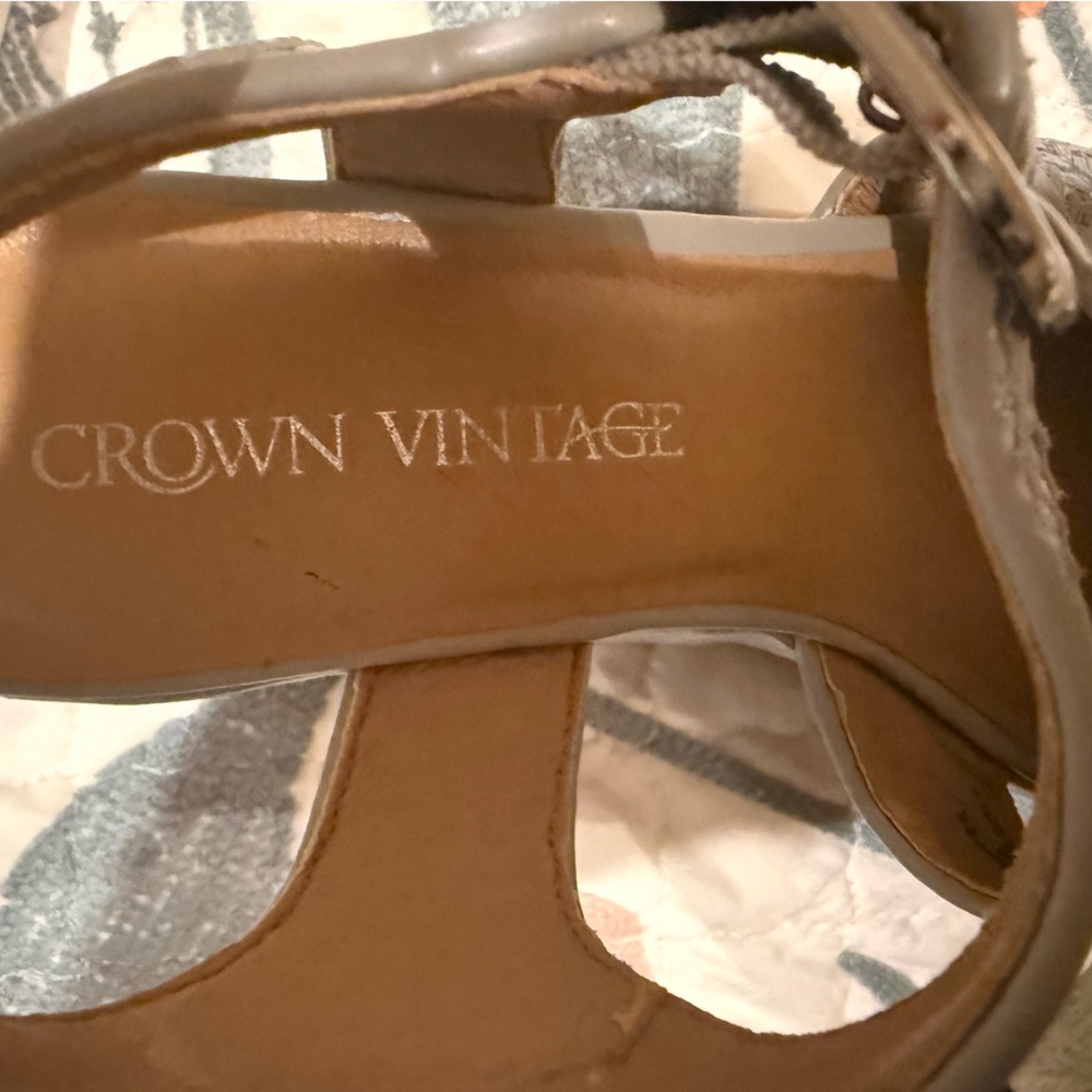Crown Vintage Metallic Silver Wedges - Picture 3 of 4